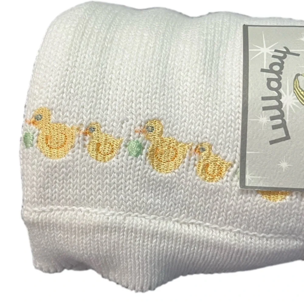 LULLABY Club Cotton Blanket White W/ Yellow Ducks Border 30 in x 40 in